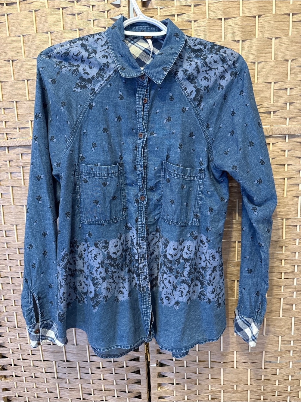 Size S VTG Free People Denim Floral Button-Up Shirt - Blue